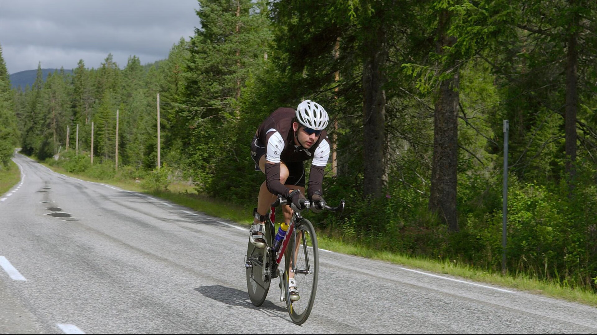 九游jiuyou-伯恩利-闷平富勒姆，客场未能把握机会保持不败，伯恩利球迷